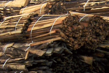 Sauberes Recycling-Holz wird z.B. bei Cofely Services GDF SUEZ - BCN. Verwendet